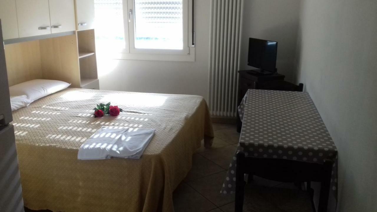 Villa Glori Affitto Camere Monolocali Carpi Dış mekan fotoğraf